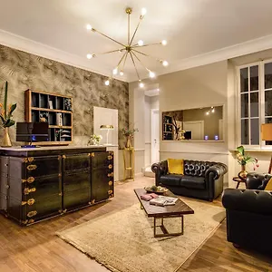 3* מלון Charme Spagna Boutique